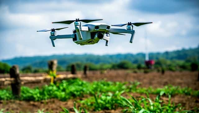 «Жертвы» ТВ! Женщина в Новой Москве приняла за беспилотник выброшенный игрушечный самолёт