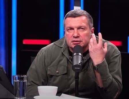 «Ты тварь, у тебя проездной на любую подлость»: Владимир Соловьёв обрушился с критикой на Собчак