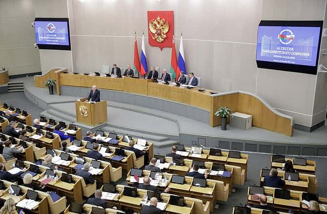 Госдуму стали охранять дополнительные наряды сотрудников ФСО и Росгвардии с автоматами