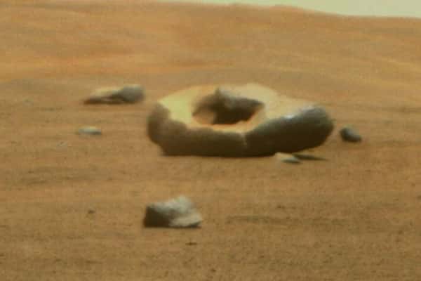 Учёные разглядели в марсианских кратерах «космические пончики», их происхождение неизвестно