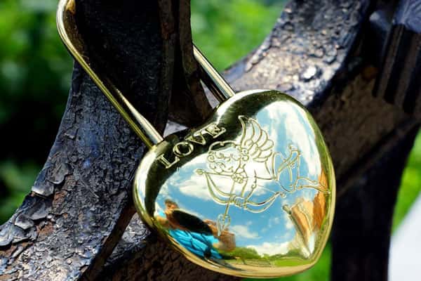 Крепкий союз и полные страсти ночи: Глоба рассказала, кому суждено встретить настоящую любовь