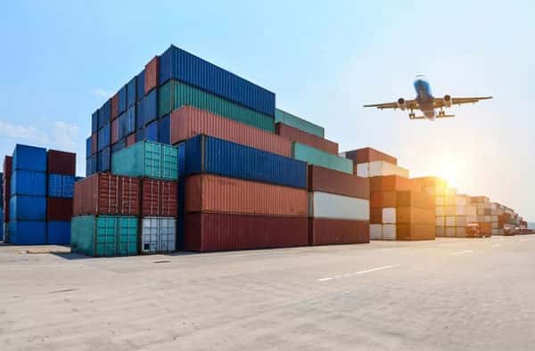 Во Внуково турист из Дубая пытался незаконно ввезти наручные часы за 19 млн рублей