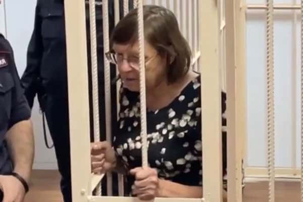 Суд освободил из-под стражи мать челябинца, который 14 лет удерживал женщину в плену