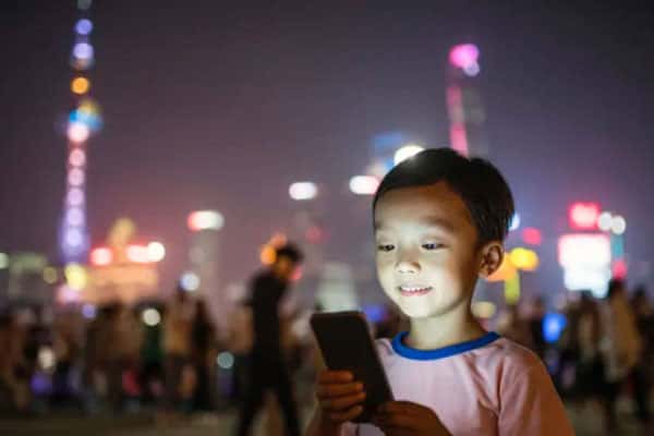 Китай ограничит доступ несовершеннолетних к смартфонам