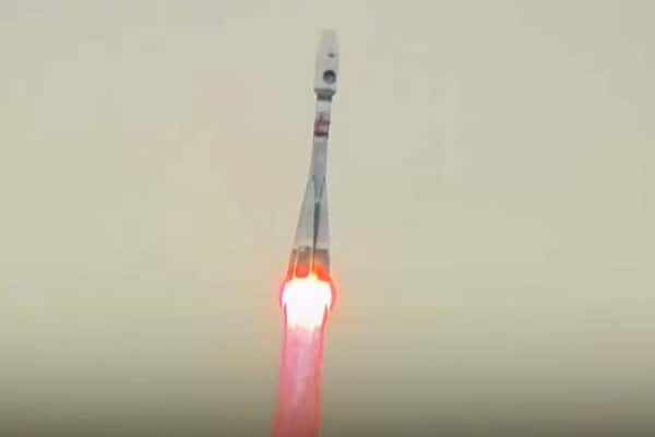 Роскосмос опубликовал видео запуска ракеты «Союз 2.1б» на Луну