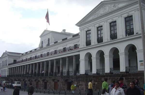 В Эквадоре застрелили ещё одного политика перед президентскими выборами