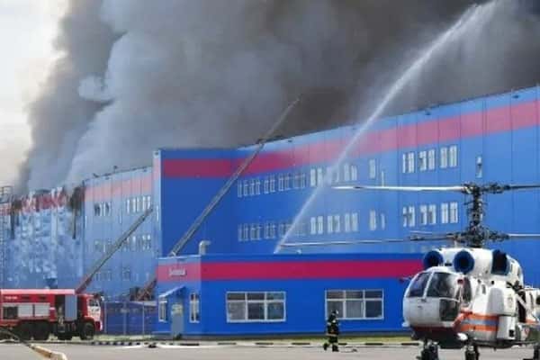 Ozon сообщил о локализации пожара на своем складе в Подмосковье