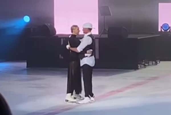 Фигурист Костомаров впервые после ампутации вышел на лед на протезах. Видео