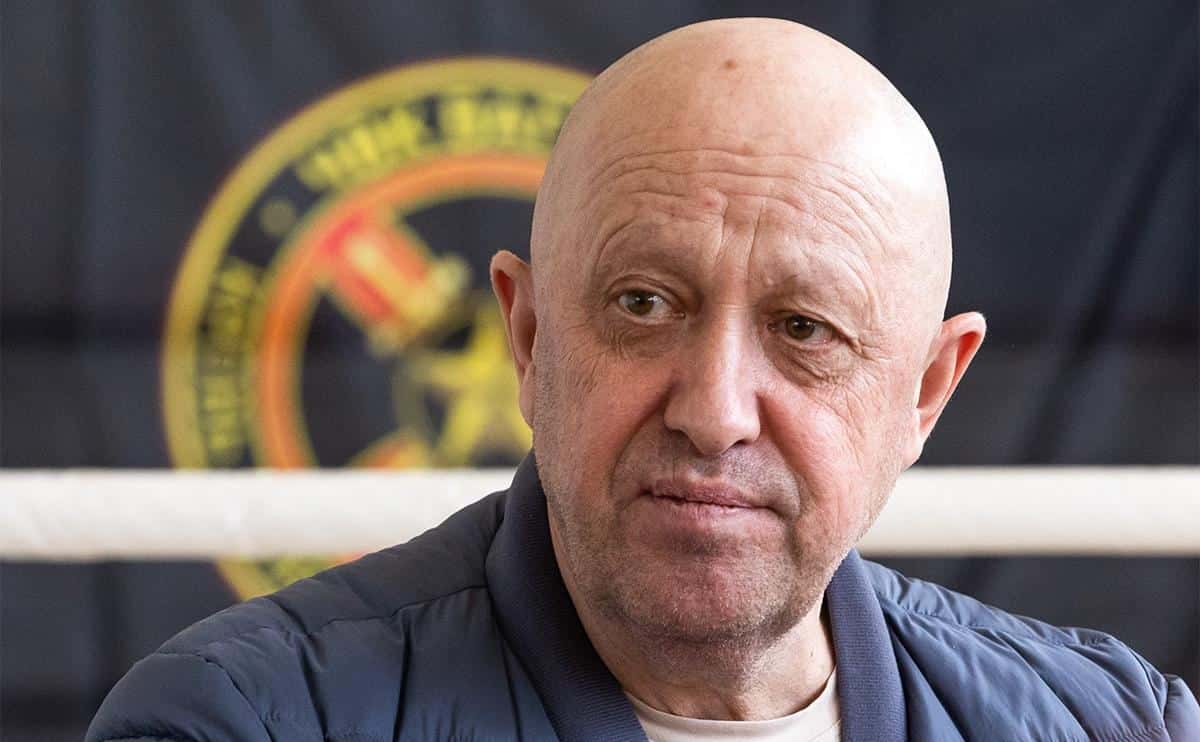 В разбившемся в Тверской области самолете среди пассажиров значился Евгений Пригожин