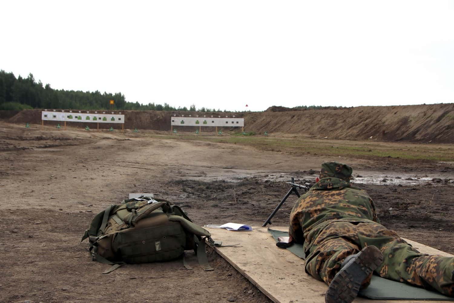 Призывников из Петербурга начали уведомлять об увеличении срока службы в армии