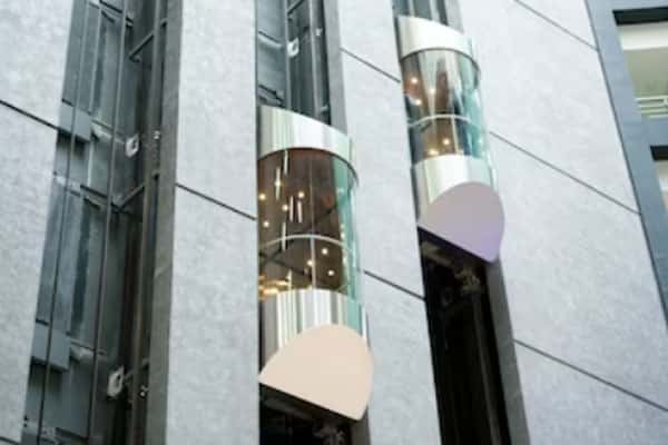 На Бали стеклянный лифт сорвался с 90-метровой высоты в ущелье, погибли 5 человек