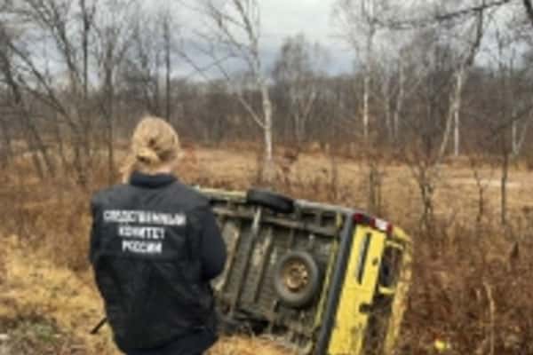 Школьный автобус с 15 детьми перевернулся в Приморье