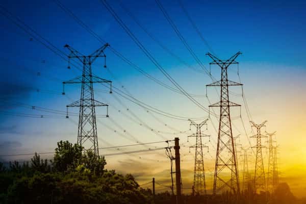 Правительство заставит регионы пepeвести людей на новые тарифы на свет