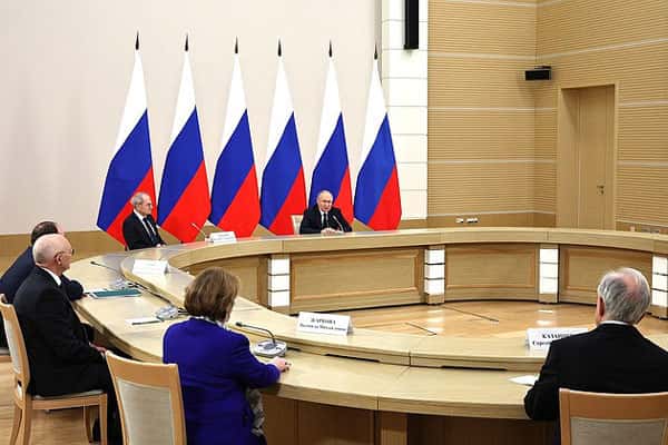 Конституционный суд поддерживает выдвижение Путина