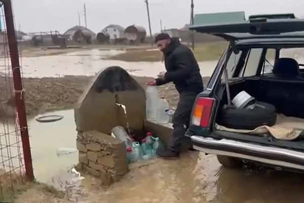 Жители посёлка под Махачкалой пожаловались, что годами лишены доступа к нормальной питьевой воде