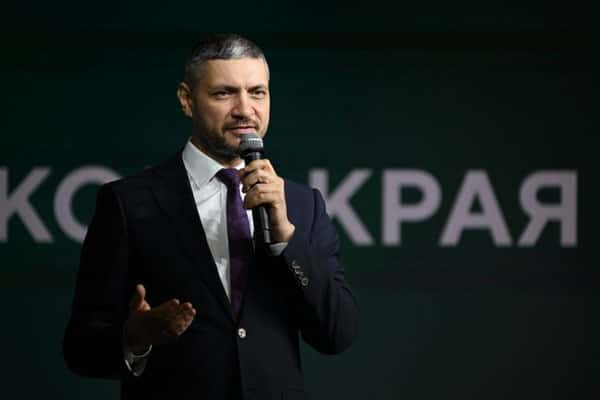 Губернатор Забайкальского края комментирует ЛГБТ*-скандал: о женских ролях в советских фильмах и мудрости жителей