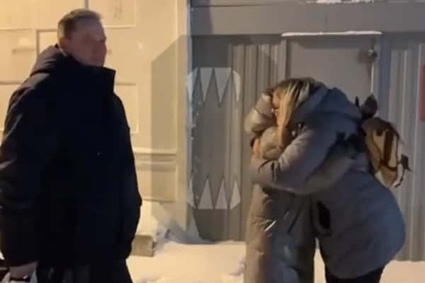 Девушка с радужными серьгами: история ареста и освобождения 