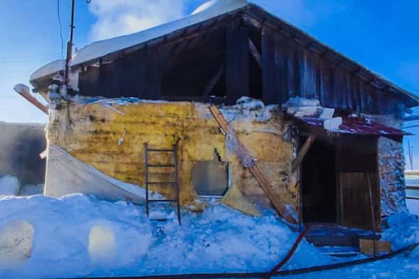 Двое детей погибли при пожаре в частном доме в Якутии