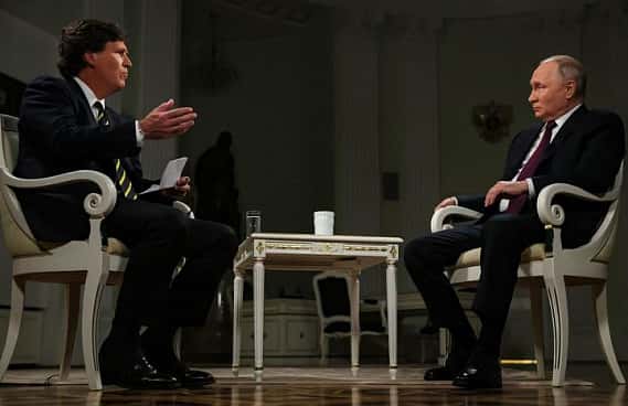 «Я ему не завидую, но это его выбор»: Путин — об угрозе ареста Такера Карлсона