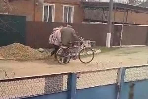 На Кубани мужчина схватил девочку за волосы на улице и утащил