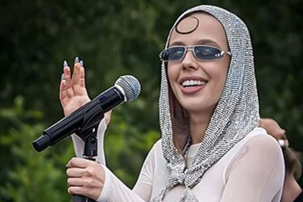 Психолог потребовала у Инстасамки 150 млн рублей за унижение профессии