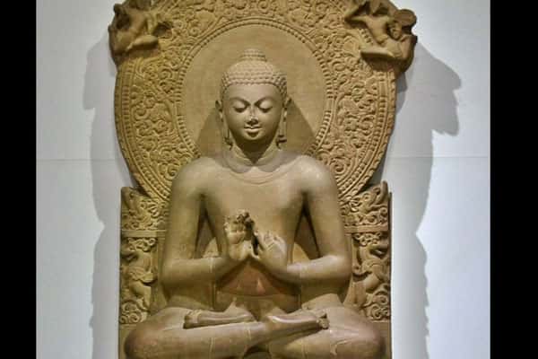 Статуя Будды убила устроившего погром в храме мужчину