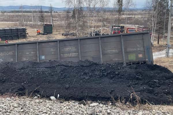 В Забайкалье с рельсов сошли 9 полувагонов с углём и 3 цистерны с топливом