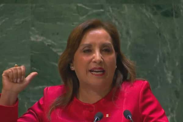 Полиция и прокуратура ворвались в дом президента Перу, чтобы изъять часы Rolex