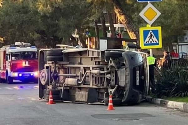 В аварии с маршруткой в Геленджике пострадали шесть человек