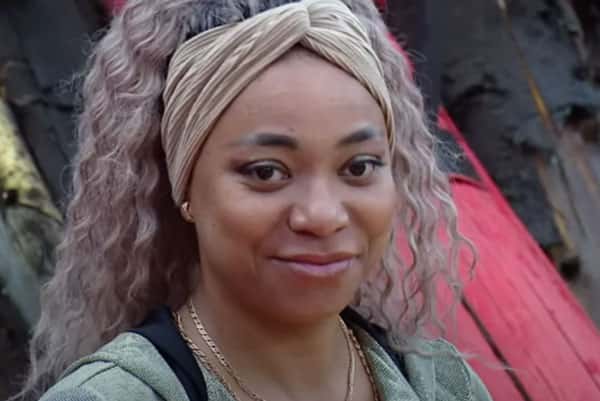 Участники «Дома-2» сделали селфи у гроба звезды проекта Кпадону на её похоронах