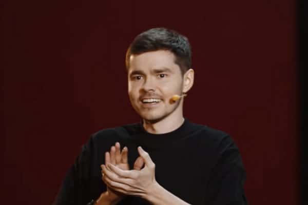 Суд в Москве наложил арест на счета и автомобиль бизнес-тренера Аяза Шабутдинова