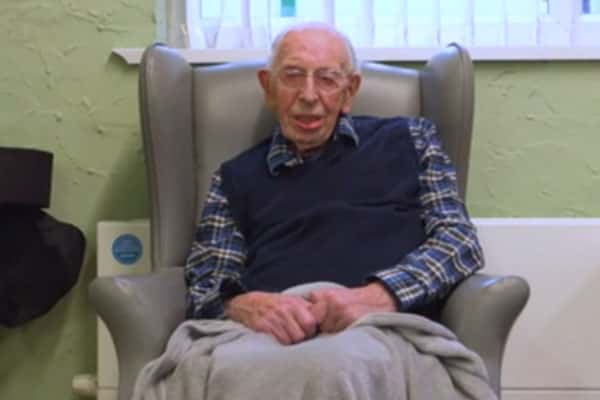 Самый старый житель в мире 111-летний британец заявил, что ел чипсы по пятницам