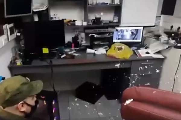 Сисадмин залил в рот и задний проход мужчине монтажную пену из-за спора о СВО