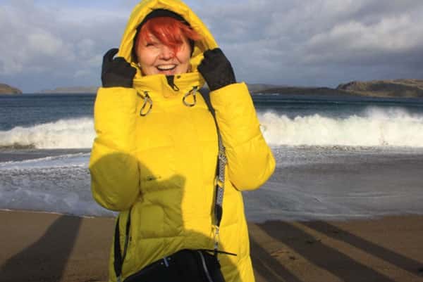 Жертвы пропаганды? На жительницу Великого Устюга донесли из-за похожей на флаг Украины аватарки