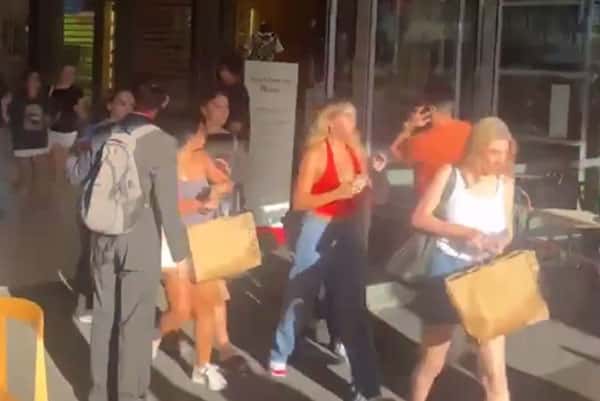 Шесть человек погибли во время нападения мужчины с ножом в ТЦ в Сиднее