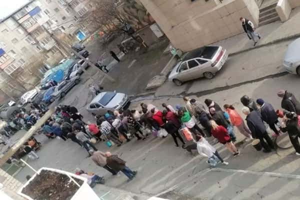 Последствия затопления скважин в Орске: многочасовые очереди за водой и проблемы с инфраструктурой