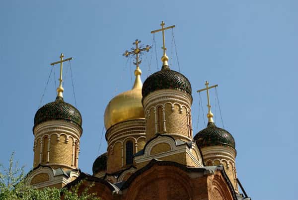 Важнее остальных: священники пояснили, к каким иконам нужно подойти в первую очередь