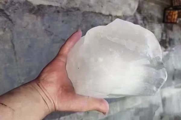 Убийственный град накрыл район Гуанчжоу на юге Китая вместе с торнадо. Видео