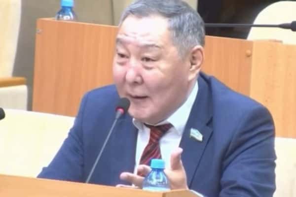 «Выпиваешь нормально, без курева»: российский депутат пожаловался на рестораны