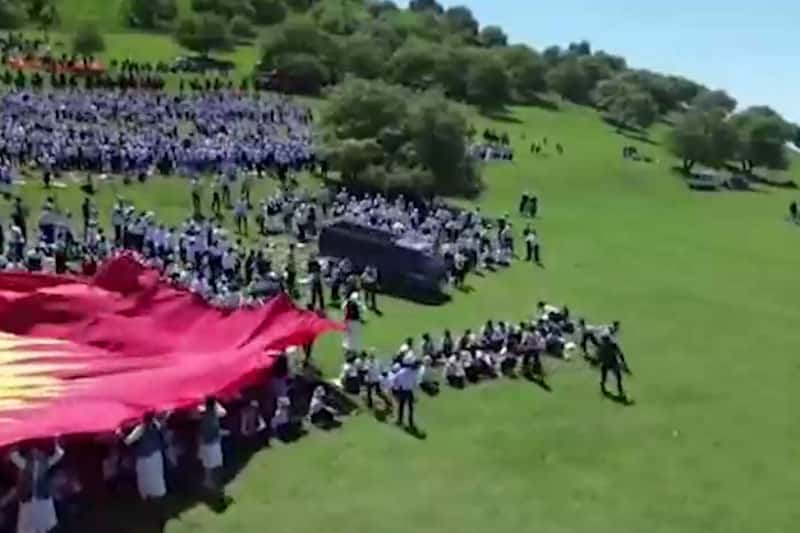 Сбитых фургоном детей в Киргизии госпитализировали в тяжёлом состоянии. Видео