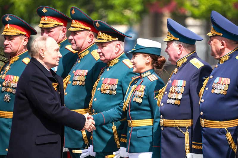 «Судьба Родины зависит от каждого из нас»: Путин поздравил россиян с Днём Победы