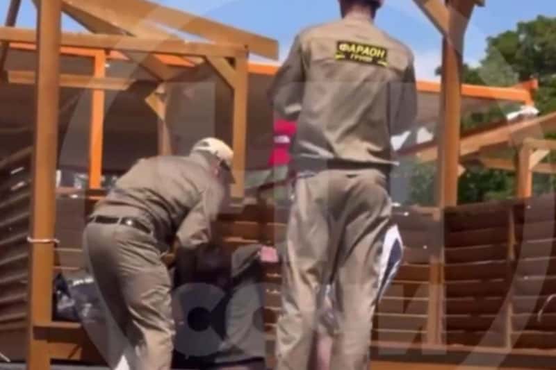 Сотрудник пляжа «Мандарин» в Сочи избил туриста до потери сознания