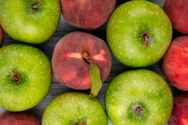 Импорт яблок из Азербайджана спасет Россию от голода до нового урожая, заявил замруководителя Россельхознадзора