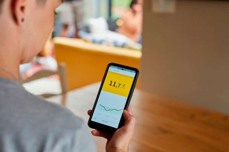 Врач объяснил, почему вредно следить за сахаром в крови