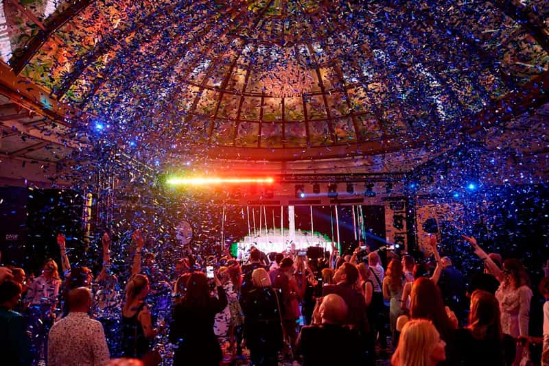 Эксклюзивная вечеринка на ПМЭФ-2024: парад звезд и захватывающие выступления в «Лотте Отель»!