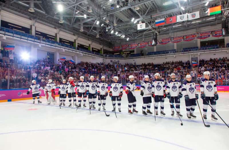 Радио DFM и телеканал RU.TV устроили молодежный праздник в рамках финала сезона Московской студенческой хоккейной лиги