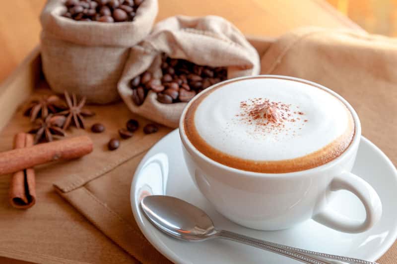 Диетолог назвал напитки, продлевающие жизнь