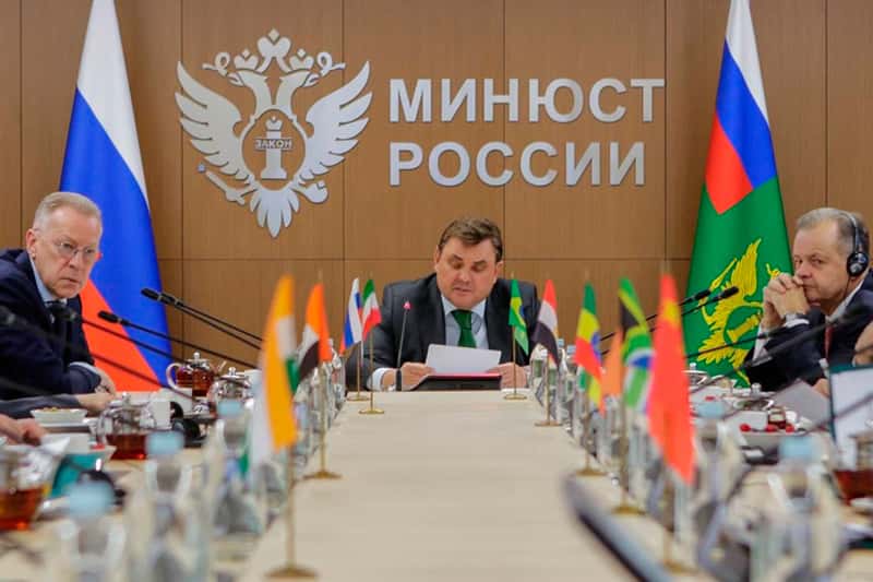 Минюст России внёс в список иноагентов «BRIEF», «Незыгарь» и «Сирену»