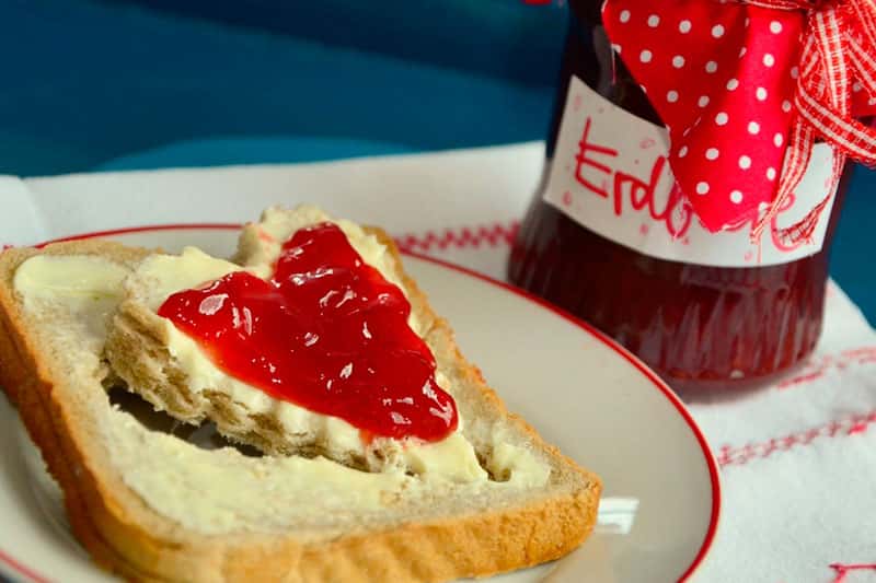 Терапевт назвала максимально допустимую ежедневную дозу малинового варенья