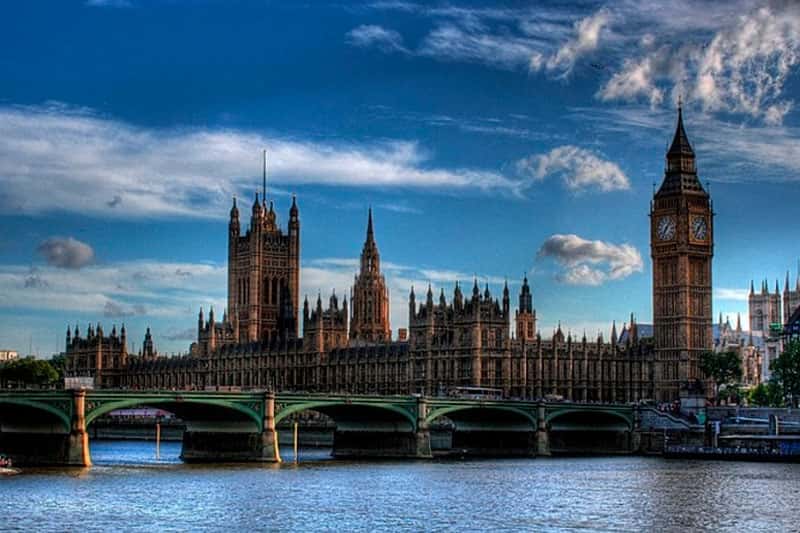 В Британии священник устроил наркотическую оргию с коллегой и умер